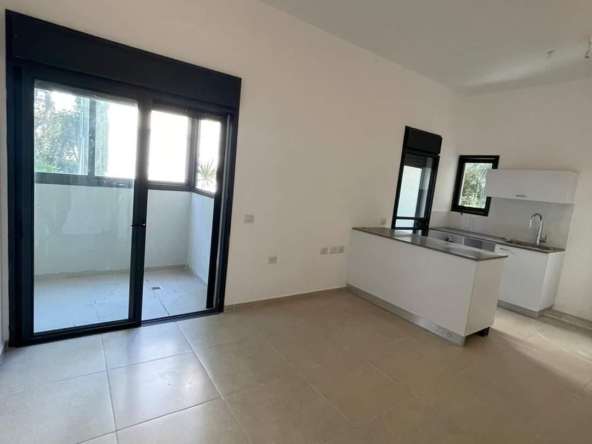 3.5-4 rooms apartment for rent In Hechmonaim street