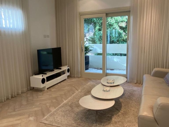 Beautiful and large 5 rooms apartment for Sale on Yehoash street