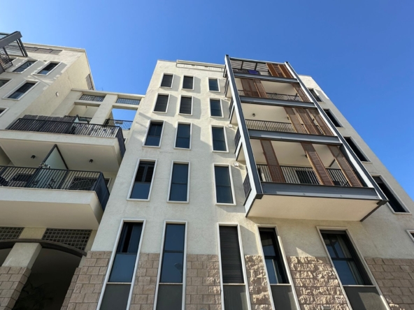 3 rooms apartment for rent in Noga Tel Aviv complex