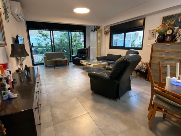 4 rooms apartment for rent in Hamelitz street Tel Aviv