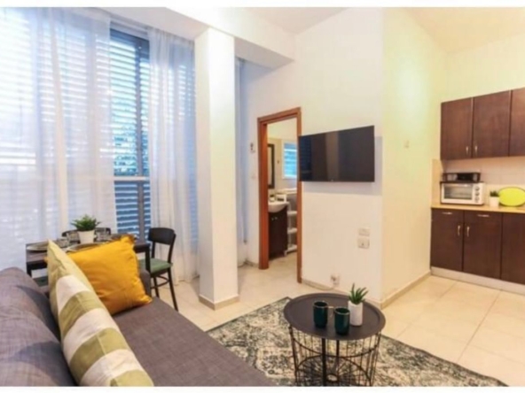 2 rooms apartment for rent in Dizengoff street Tel Aviv