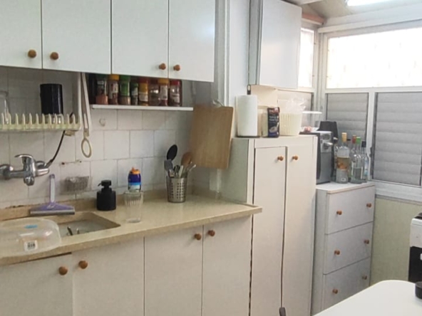 2 rooms apartment for rent on Israelis street Tel Aviv