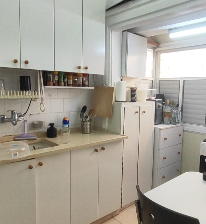 2 rooms apartment for rent on Israelis street Tel Aviv